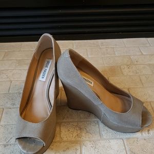 Steve Madden brand, platform wedge sandal